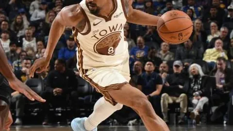 “决赛现场球迷巴黎帽利物浦围巾，材质备受瞩目”